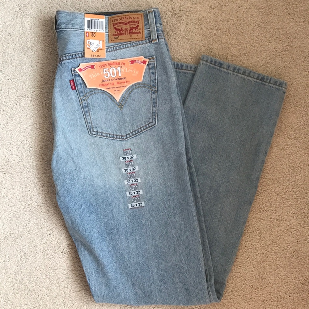 Levi’s NEVER WORN Jeans-Great Condition!